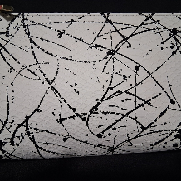 Make Up Bag Estee Lauder Mini Bag Black and White Chic Design - Picture 1 of 4
